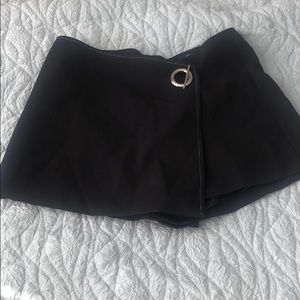 Black skort